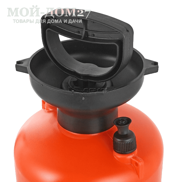 Опрыскиватель пневматический 9 л. ЖУК классик (ОП-209) | Мой-Дом27 | Объем бака:9 л.<br>
 Диаметр заливной горловины: 100 мм<br>
 Тип брандспойта:Телескопический 650-970 мм<br>
 Рабочее давление: 2-3 атм<br>
 Расход рабочей жидкости 0,6-0,8 л/мин<br>
Регулировка распыла: от струи до тумана