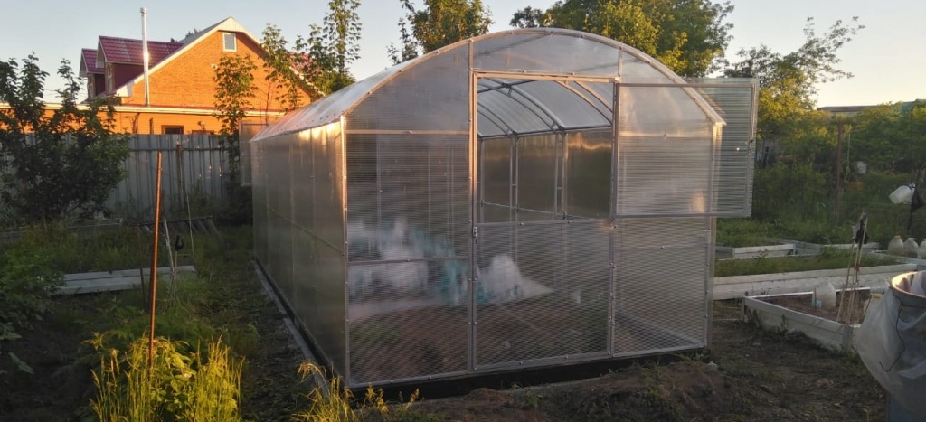 Теплица с Прямыми стенками