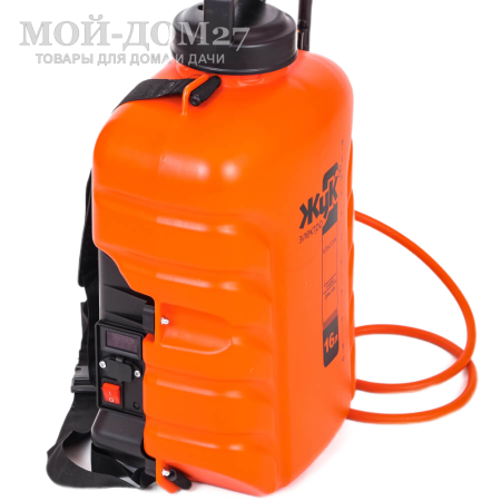 Аккумуляторный ранцевый опрыскиватель 16 л. ЖУК | Мой-Дом27 | Объем бака: 16 л.<br>
 Среднее время непрерывной работы: до 4 ч непрерывной работы<br>
 Удлиненный шланг брандспойта опрыскивателя - 1.5 метра<br>
 Дальность разбрызгивания: 0,5-2,5 м.<br>
 Максимальное давление: 5,5 бар<br>
 Максимальный расход жидкости: 3,1 л/мин<br>
 Тип АКБ: кислотно-свинцовый<br>