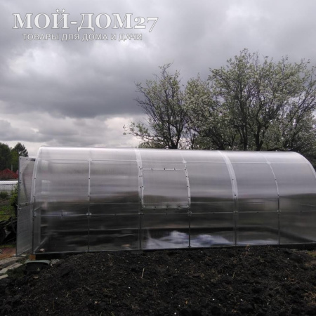 Теплица Трубная 2,5х12 метров с поликарбонатом | Мой-Дом27 | Каркас изготовлен из оцинкованной замкнутой трубы 20*20 мм.<br>
 <b>Ширина - 2,5 метра.</b> Высота - 2,15 метра. Длина - 12 метров.<br>
 Выдерживаемая снеговая нагрузка - 100 кг/м2. Выдерживаемая ветровая нагрузка - до 22 м/с. <br>
 Расстояние между дугами 1 метр. <b>Толщина металла дуг 1,2 мм.</b> Ширина двери 0,96 метра.<br>