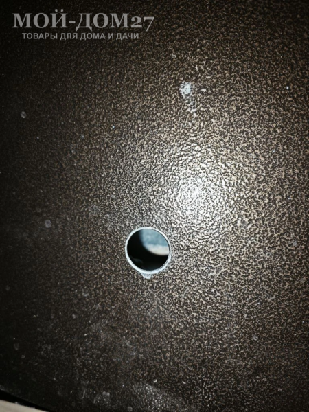 Дефект. Умывальник ДУЭТ с подогревом (Медь) нерж. мойка | Мой-Дом27 | <b>Отверстия крепления верхней и нижней планки на торце тумбы не совпадают - необходимо пересверливать. На сливном отверстии бака следы установки ТЭНа - витринный вариант</b><br>
 Объем бака – 17 литров с нагревателем мощностью 1,25 кВт Время нагрева до 60 градусов – 30 минут<br>
 Возможна установка бака и мойки с левой или с правой стороны умывальника<br Материал="null" умывальника="" сталь="" толщиной="">
 Мойка – нержавеющая сталь<br>
 Кран – металлический<br>
Поставляется в разобранном виде, в коробке 84*53*20 см с ручками