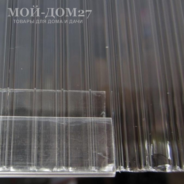 Профиль торцевой 4 мм прозрачный | Мой-Дом27 | Длина 2,1 метра. Толщина 4 мм. Цвет прозрачный. Производитель Россия<br>
Защищает открытую часть поликарбоната (соты) от грязи, пыли и насекомых.