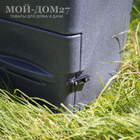 Компостный туалет Rostok 230 (черный гранит) | Мой-Дом27 | Стационарный компостный биотуалет цвета черный гранит емкостью накопительного бака 230 л. Этого хватит на весь дачный сезон.
Особенность является удобное опорожнение через дверцу снаружи помещения. Уборные отходы после полного цикла компостирования представляют собой ценное удобрение для почвы.