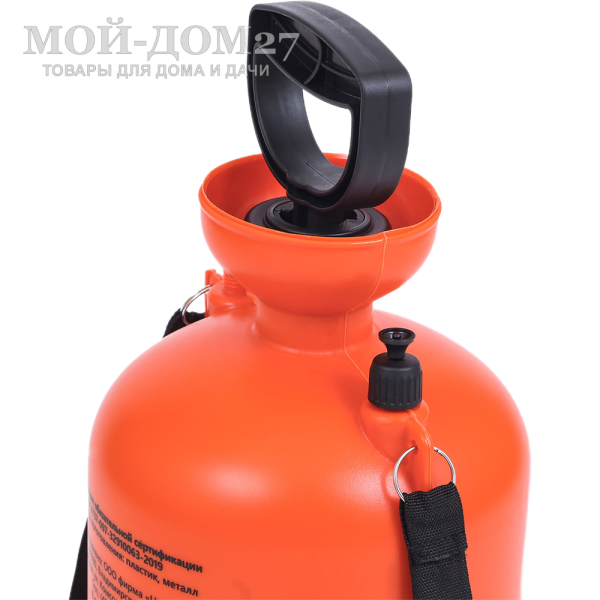 Опрыскиватель пневматический 8 л. ЖУК классик (ОП-207) | Мой-Дом27 | Объем бака: 8 л.<br>
 Диаметр заливной горловины: 100 мм<br>
 Тип брандспойта:Телескопический 650-970 мм<br>
 Рабочее давление: 2-3 атм<br>
 Расход рабочей жидкости 0,6-0,8 л/мин<br>
Регулировка распыла: от струи до тумана