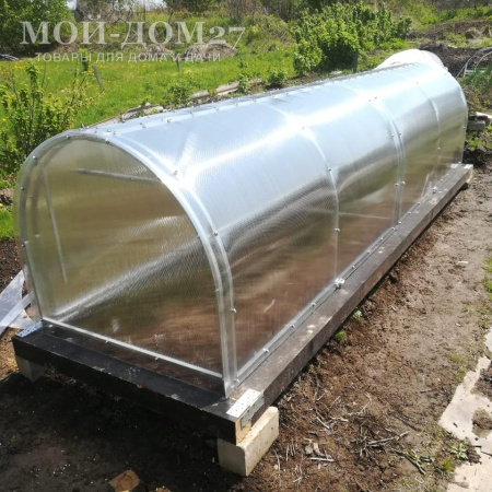 Парник Бабочка 4 метра | Мой-Дом27 | Подход предусмотрен с двух сторон, открыт доступ даже в дальний уголок с хорошим проветриванием.<br>
 Неожиданное закрытие предотвращается подпоркой входящей в комплект.<br>
 <b>Створки открываются с обеих сторон.<br>
 </b><b>Металл</b>&nbsp;- оцинкованная труба 20*20 мм.<br>
 <b>Ширина&nbsp;</b>- 1&nbsp;метр<br>
 <b>Высота&nbsp;</b>- 1&nbsp;метр