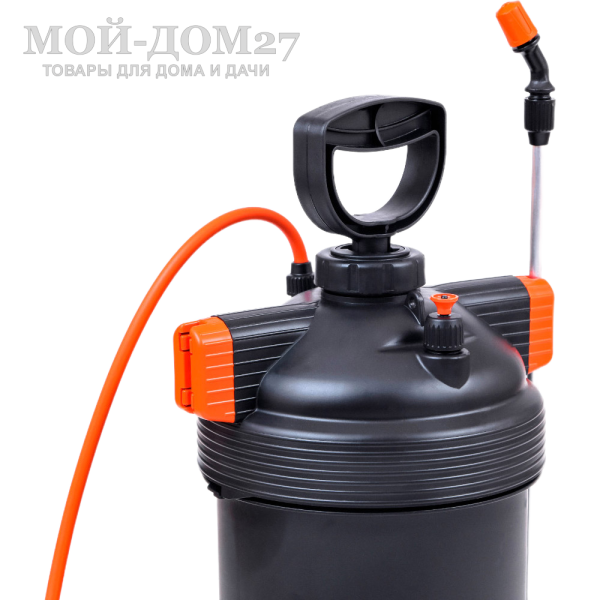 Опрыскиватель пневматический 5 л. ЖУК оптима (ОП-220) | Мой-Дом27 | Объем бака: 5 л.<br>
Диаметр заливной горловины: 265 мм<br>
Тип брандспойта: Не телескопический 650 мм<br>
Рабочее давление: 2,3±0,3 атм<br>
Расход рабочей жидкости 0,6-0,8 л/мин<br>
Регулировка распыла: от струи до тумана