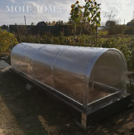 Парник Бабочка 4 метра | Мой-Дом27 | Подход предусмотрен с двух сторон, открыт доступ даже в дальний уголок с хорошим проветриванием.<br>
 Неожиданное закрытие предотвращается подпоркой входящей в комплект.<br>
 <b>Створки открываются с обеих сторон.<br>
 </b><b>Металл</b>&nbsp;- оцинкованная труба 20*20 мм.<br>
 <b>Ширина&nbsp;</b>- 1&nbsp;метр<br>
 <b>Высота&nbsp;</b>- 1&nbsp;метр