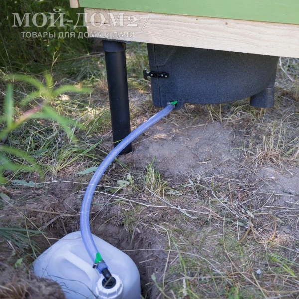 Компостный туалет Rostok 230 (черный гранит) | Мой-Дом27 | Стационарный компостный биотуалет цвета черный гранит емкостью накопительного бака 230 л. Этого хватит на весь дачный сезон.
Особенность является удобное опорожнение через дверцу снаружи помещения. Уборные отходы после полного цикла компостирования представляют собой ценное удобрение для почвы.