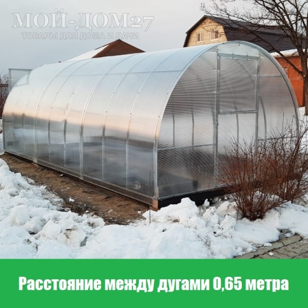 Теплица Дачница Усиленная 4 метра с поликарбонатом | Мой-Дом27 Теплица Дачница Усиленная 4 метра с поликарбонатом | Мой-Дом27 | Каркас изготовлен из оцинкованной замкнутой трубы 30*20 мм.<br>
 Ширина - 3 метра. Высота - 2,1 метра. Длина 4 метра.<br>
 Выдерживаемая снеговая нагрузка - 80 кг/м2. Выдерживаемая ветровая нагрузка - до 15 м/с.<br>
 <b>Расстояние между дугами 0,65 метра</b>. Толщина металла 1 мм