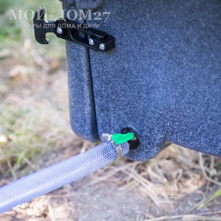 Компостный туалет Rostok 230 (черный гранит) | Мой-Дом27 | Стационарный компостный биотуалет цвета черный гранит емкостью накопительного бака 230 л. Этого хватит на весь дачный сезон.
Особенность является удобное опорожнение через дверцу снаружи помещения. Уборные отходы после полного цикла компостирования представляют собой ценное удобрение для почвы.